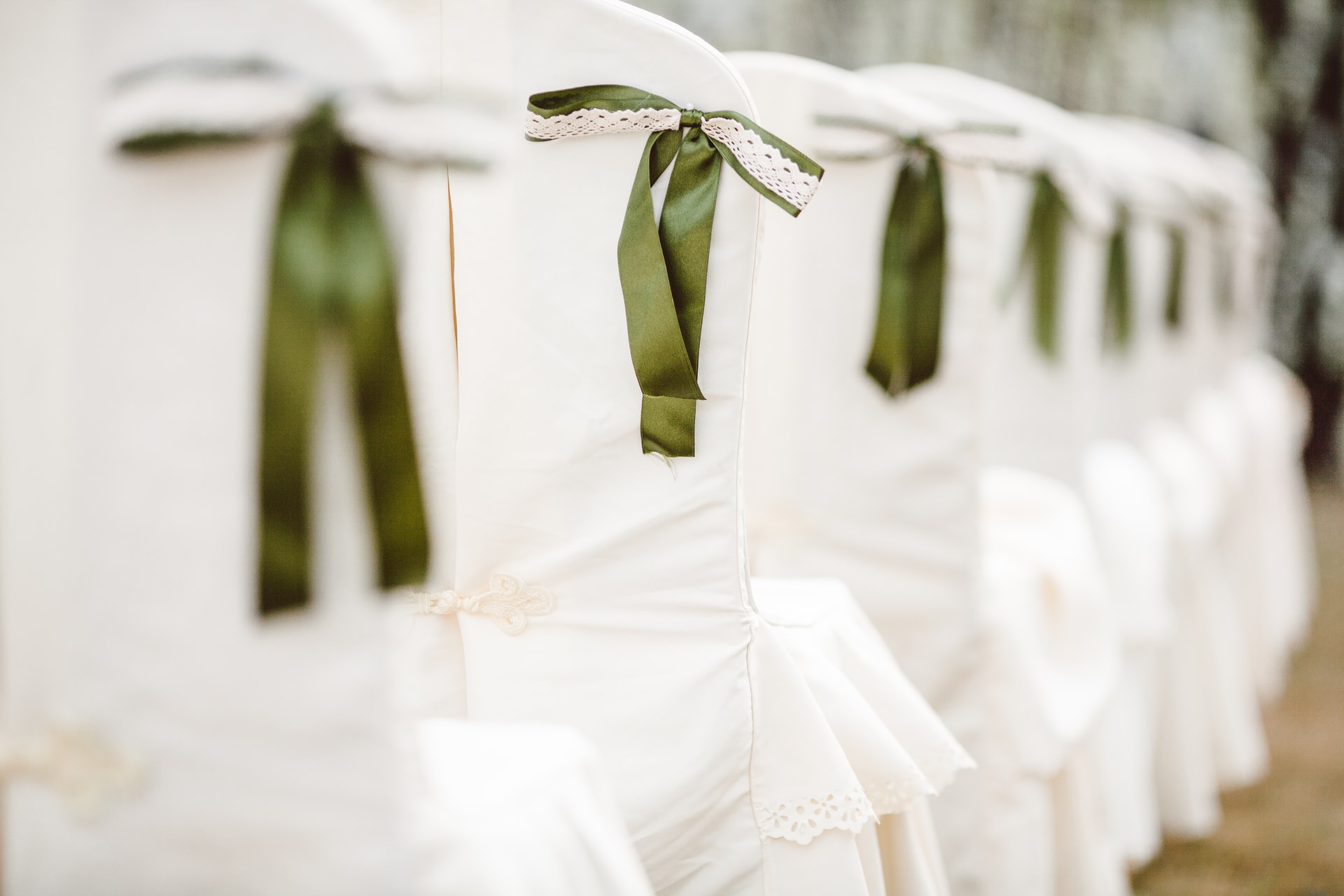Where To Rent White Chairs For A Wedding